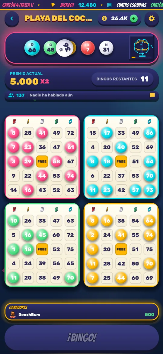 Partida de bingo en vivo en Bingo Club con cuatro cartones 5×5, bolas sorteadas y el tablero de ganadores