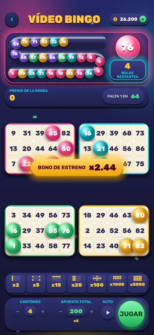 Mesa del Vídeo Bingo de Bingo Club con cuatro cartones, el tubo de bolas y la escalera de premios